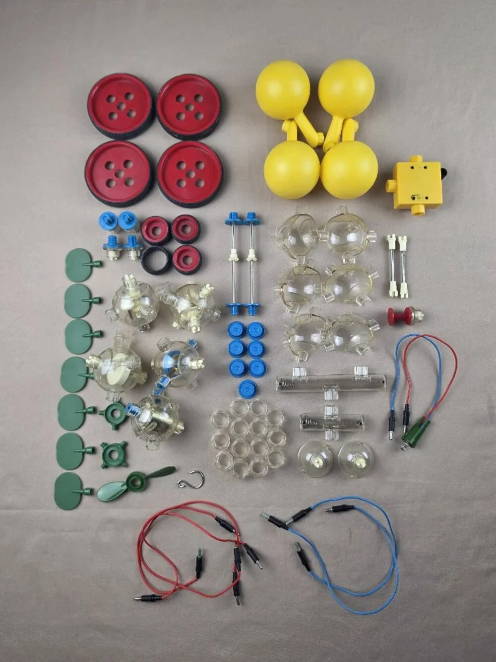Vtg Capsela 500 Motorized Science Land & Water Models Building Set Incomplete